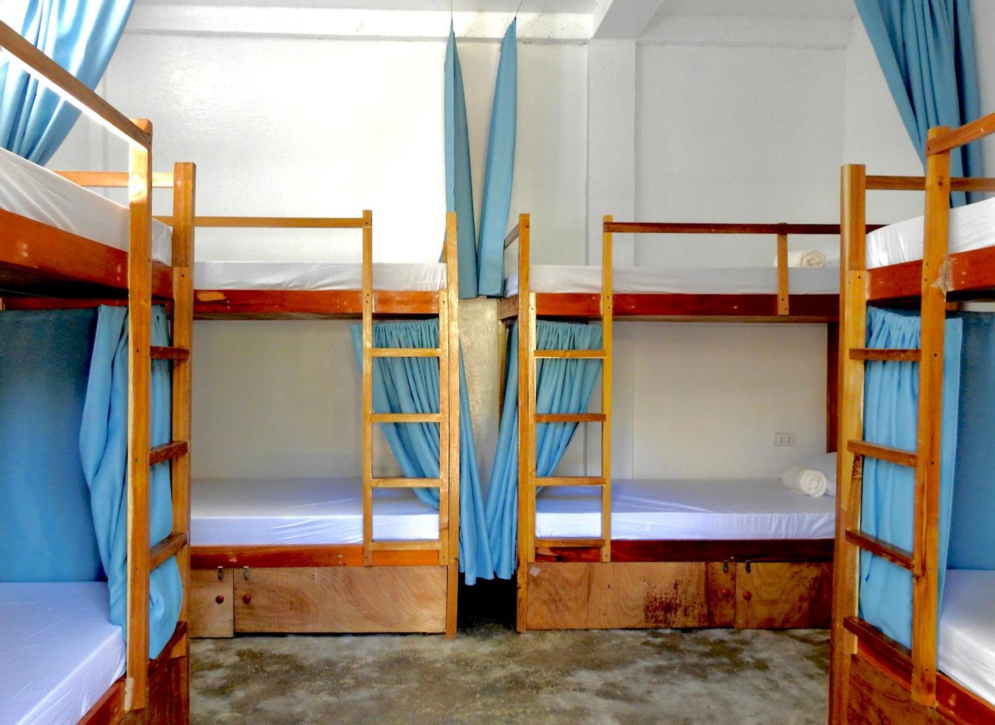 جنرال لونا Three Little Birds Surf Hostel الغرفة الصورة